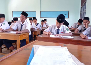 Adab Menuntut Ilmu