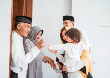 Kewajiban Anak Kepada Orang Tua