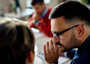 Menutup Aib Orang Lain