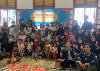 Mahasantri Pesantren Riset Al-Muhtada melaksanakan program Adamar Anagata sebagai bentuk kebermanfaatan kepada anak jalanan di Kota Semarang