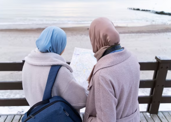 Perempuan yang menjaga aurat