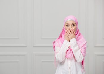 Menjaga Lisan untuk Menghindari Berbicara Hal Buruk