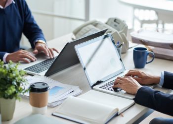 Pekerjaan yang Membuat Lupa Akhirat