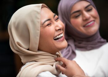 Tertawa Jangan Berlebihan