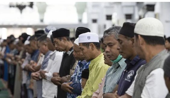 Aturan Mengucapkan Aamiin Saat Shalat Berjamaah