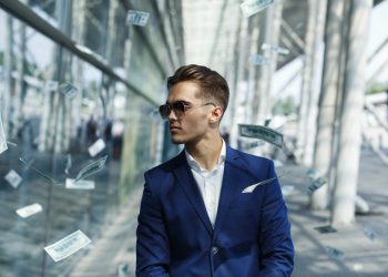 Orang Paling Kaya Dibanding Dunia Seisinya