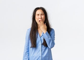 Menguap Disukai Setan, Perhatikan Adab yang Harus Dilakukan!