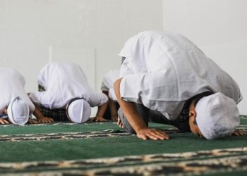 Sholat Kamu Belum Khusyu’? Ini Dia Tips Ikhtiar Meraih Ke-khusyu’an dalam Sholat