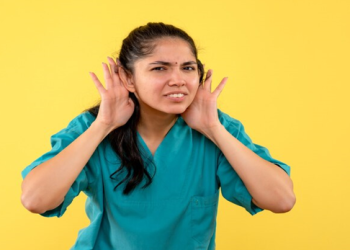 Telinga Berdengung Pertanda Buruk? Simak Penjelasannya!!