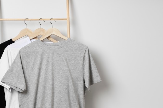 Dampak Negataif Kebiasaan Menggantung Baju