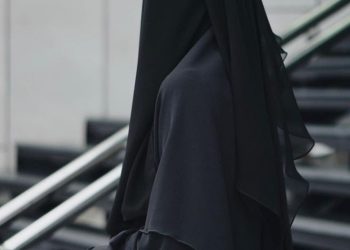 Muslimah Memakai Cadar