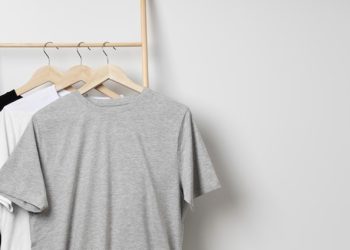 Benarkah Baju yang Digantung Jadi Sarang Jin?