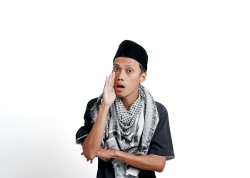 larangan merendahkan orang lain