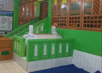 Komplek maqbaroh Kiai Hasan Munadi dan Kiai Hasan Dipuro