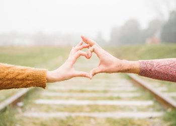 Bentuk Kasih Sayang: Dengarkan Mereka yang Terlihat Jarang Bicara