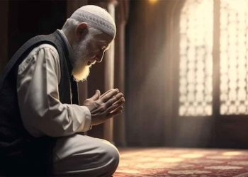 Ilustrasi membaca doa setelah adzan