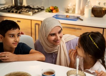 Kisah Keteladanan Fatimah binti Ubaidillah Al-Azdiyyah Ibunda Imam Syafi’i