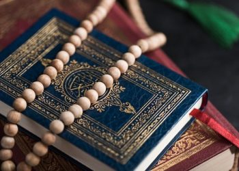 Ingin Hidup Lebih Bahagia dan Tenang? Romantisasi  Hidup dengan Al-Qur’an!