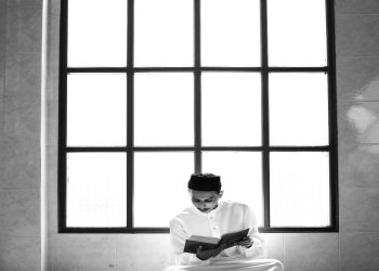 Tak Sanggup Menjalani Kehidupan? Ingatlah Allah Selalu Bersamamu!