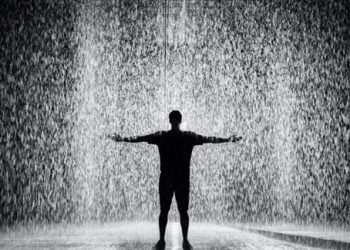 Hujan dalam Perspektif Agama: Anugerah Ilahi yang Menyentuh Bumi