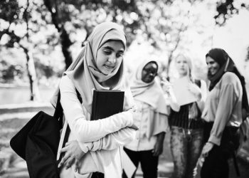 Jangan Mencari Perempuan yang Tumbuh di Lingkingan Kurang Baik