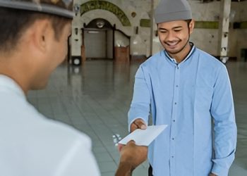 Transaksi dan Penukaran Uang di Masjid: Apa hadist yang melarangnya?