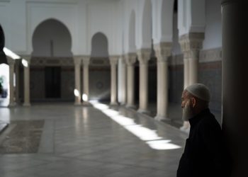 Teruntuk Siapapun yang Sedang Merasa Tidak Berharga di Dunia Ini