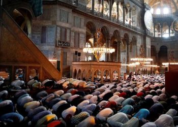 Yakin Mau Ninggalin Shalat Tarawih? Ini dia DahsyatNya Keutamaan Shalat Tarawih di Bulan Ramadhan pada 10 Malam Pertama