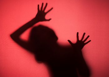 ilustrasi gambar seorang wanita yang sedang marah (freepik.com - almuhtada.org)