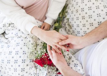 Kesalahan Berfikir Masyarakat yang Menganggap Pernikahan Hukumnya Wajib