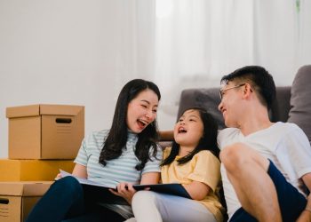 Memori dan Cerita Keluarga: Warisan Tak Ternilai dari Orang Tua