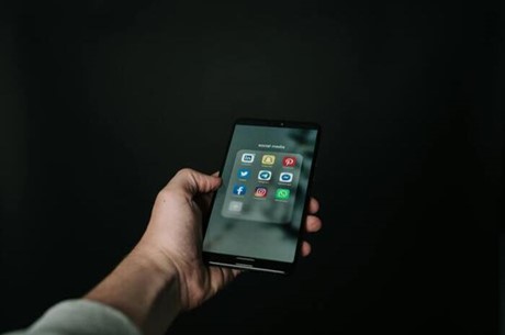 ilustrasi media sosial sebagai personal branding(pexels.com-Al-muhtada.org)