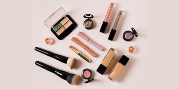 Capek Hapus Pasang Riasan karena Takut Wudhu Tidak Sah?