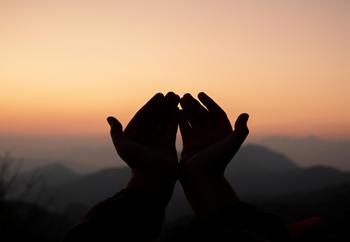 Sering disepelekan, Ternyata ini Manfaat Do’a Harian!