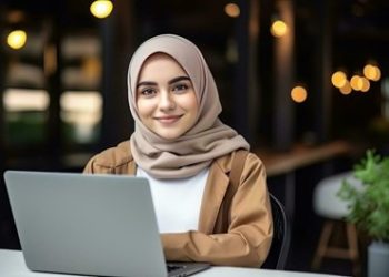 Bolehkah Menjadi Wanita Karier? Simak Beginilah Menurut Pandangan Islam