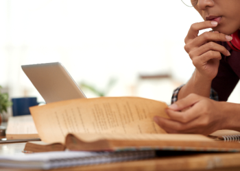 Kapan Waktu Tepat untuk Belajar? Ini Panduan Imam Al-Zarnuji dalam Kitab Ta’lim Muta’allim