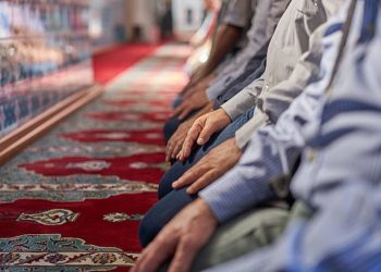Menjamak Sholat Karena Acara Duniawi, Apakah Diperbolehkan?