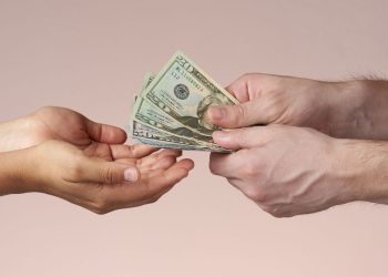 Aturan Meminjam dan Mengembalikan Barang dalam Islam, Simak Penjelasannya!