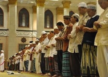 Hukum Sholat Berjamaah dengan Imam yang Berbeda Niat: Sah atau Tidak?