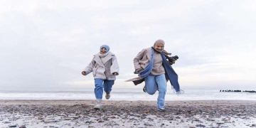 Larangan Berjalan di Belakang Perempuan: Bentuk Perlindungan Allah terhadap Umat