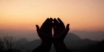 Jangan Lebih Cinta Dunia Melebihi Cinta-Nya Allah!