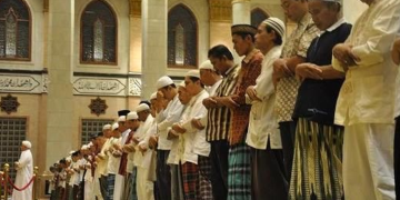 Hukum Sholat Berjamaah dengan Imam yang Berbeda Niat: Sah atau Tidak?