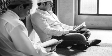 Ngajimu Kurang Jauh? Tentang Ilmu, Adab dan Rendah Hati