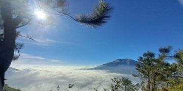 Mengapa Kita Harus Naik Gunung? Yuk Temukan Hikmah dan Faedahnya dalam Islam!