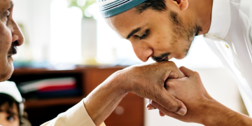 Perbedaan antara Adab dan Akhlak, serta Cara Membentuknya