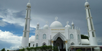 Masjid Adem Mengundang Ketenangan Hati, Benar Gak Sih?