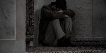 ‎Kamu Sering Mengeluh Selama Ramadan? Mungkin Ini Penyebabnya