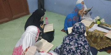Sering Terjadi! Ini Dia Kesalahan Adab Membaca Al-Quran Secara Bersama