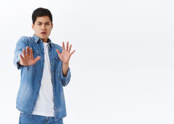 Berhenti Menjadi Kritikus bagi Dirimu Sendiri!