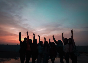 Persahabatan Sejati: Perjalanan Mengenali Ikatan Emosional yang Mendalam